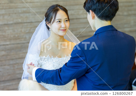 揭開面紗－婚禮儀式 126800267