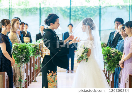 Veil down bride mother 126800284