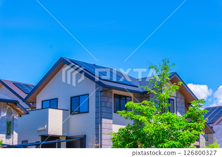 新建太陽能再生能源住宅區 126800327