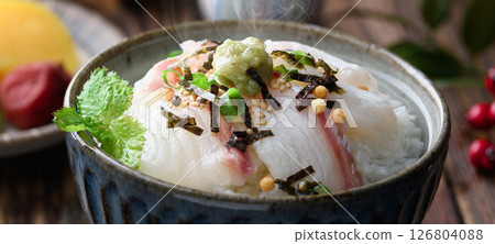 Sea bream charippers 126804088