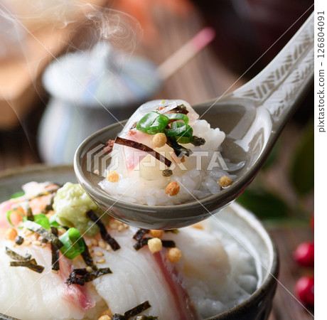 Sea bream charippers 126804091