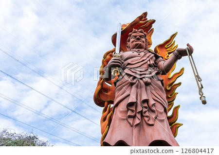 The Great Acala Statue Shining in the Bright Spring Weather "Cherry Blossoms at Acala Isshinji Temple (Oita Prefecture)" 126804417