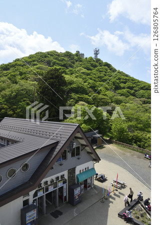 從駒展望台眺望筑波山山頂站和男體山 從駒展望台眺望筑波山山頂站和男體山 126805764