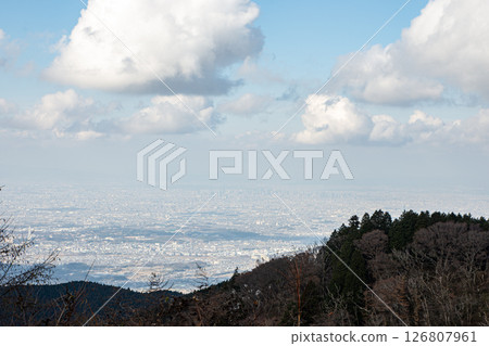 從金剛山頂眺望禦所市的冬日風景和國見城遺址 126807961