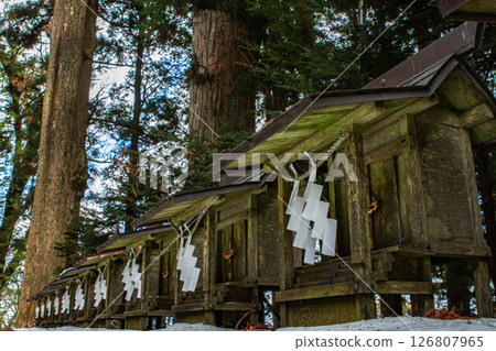 Snow scenery and shrine building at Katsuragi Shrine on Mount Kongo Snow scenery and shrine building at Katsuragi Shrine on Mount Kongo 126807965