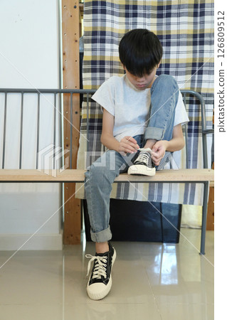 Getting Dress 126809512