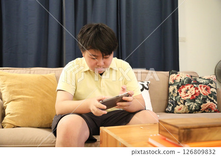 Spending Time Alone 126809832