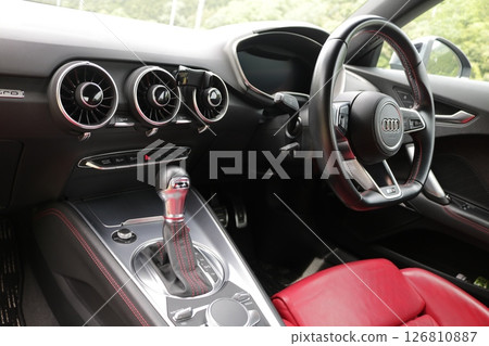 Audi TTS MK3 內裝方向盤儀錶板 Audi TTS MK3 內裝方向盤儀錶板 126810887