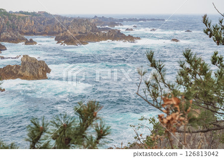 Sado: Senkaku Bay in stormy weather Sado: Senkaku Bay in stormy weather 126813042
