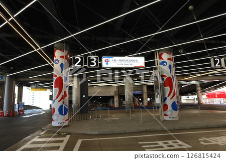 [Osaka Prefecture] Kintetsu Uehonmachi Bus Terminal 126815424