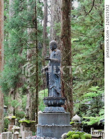高野山奧之院寺的地藏菩薩像 126815932