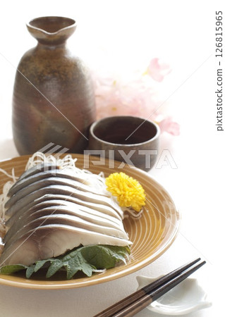 Sake and marinated mackerel 126815965