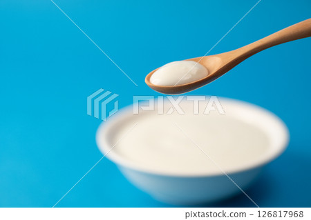 優格圖片(庫存照片) 優格圖片(庫存照片) 126817968