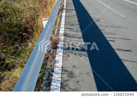 護欄和道路 護欄和道路 126821040