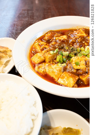 好吃的麻婆豆腐套餐 126821828