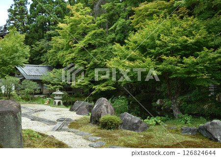 Nanzenji Temple Garden: Ryugin Garden and Hanryu Pond (Sakyo Ward, Kyoto City) Nanzenji Temple Garden: Ryugin Garden and Hanryu Pond (Sakyo Ward, Kyoto City) 126824644