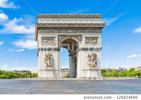 Arc de Triomphe in Paris on a sunny day, front view Arc de Triomphe in Paris on a sunny day, front view 126824666