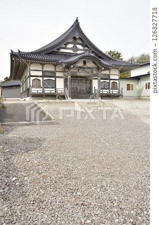 拍攝北海道函館春天的鐮內山明寺寺院 拍攝北海道函館春天的鐮內山明寺寺院 126827718
