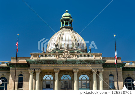 Beaux-Arts style dome of the San Mateo County History Museum in Redwood City, California, viewed from the front under a clear blue sky 126828761