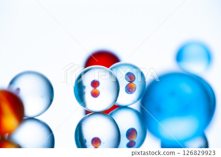 Many marbles 126829923