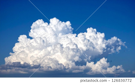 A summer sky of blue skies and pure white cumulonimbus clouds A summer sky of blue skies and pure white cumulonimbus clouds 126830772