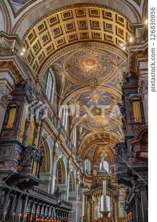 St. Paul's Grand Interior 126830956