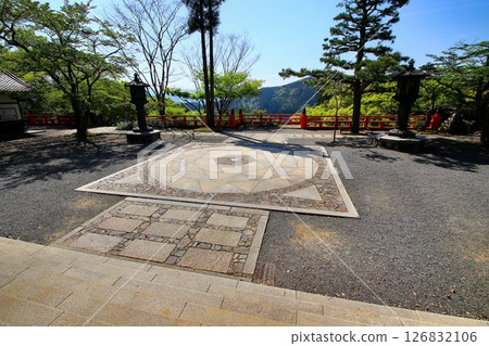 Cosmic energy pours down to protect the capital of Kyoto from evil spirits... Kurama Temple's "Kongo Shoko" 126832106