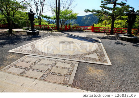 Cosmic energy pours down to protect the capital of Kyoto from evil spirits... Kurama Temple's "Kongo Shoko" 126832109