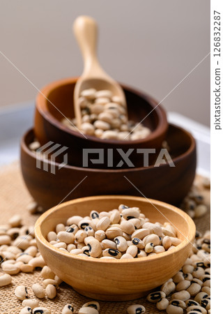 Black-eyed pea or cowpea in wooden bowl with scoop, Food ingredient 126832287