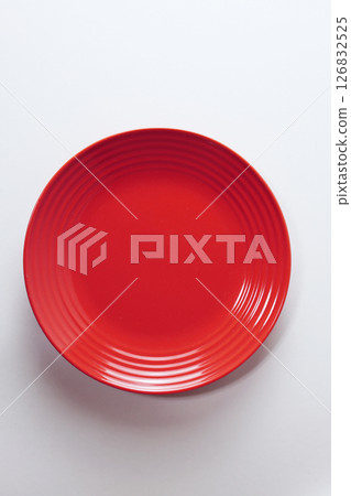 紅盤_白色背景 126832525
