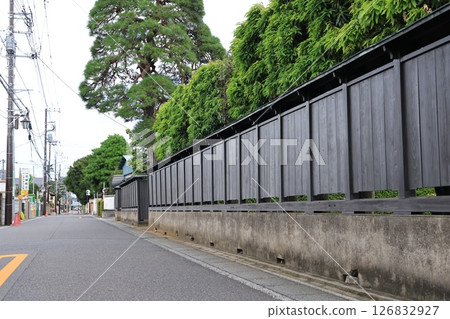 A wooden fence lined the streets of Iwatsuki Ward, Saitama City A wooden fence lined the streets of Iwatsuki Ward, Saitama City 126832927
