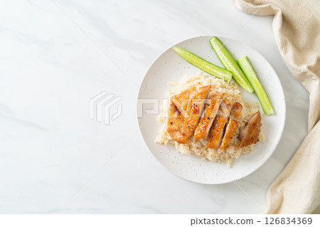 Grilled Chicken with Steamed Rice 126834369
