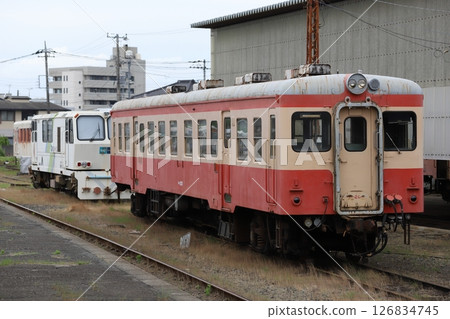A nostalgic JNR-type diesel railcar 126834745