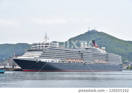 Photographing the cruise ship Queen Elizabeth calling at Hakodate Port in Hakodate, Hokkaido in spring Photographing the cruise ship Queen Elizabeth calling at Hakodate Port in Hakodate, Hokkaido in spring 126835102