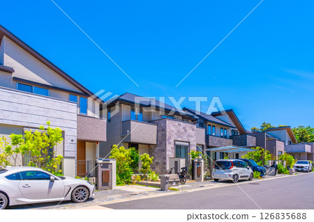 安靜的新建住宅區,沒有電線桿 安靜的新建住宅區,沒有電線桿 126835688