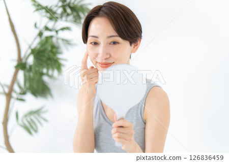 女性美容護膚 126836459