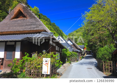 京都、嵯峨鳥居本街及一之鳥居（新綠時節）/重要傳統建造物群保存地區 126836990