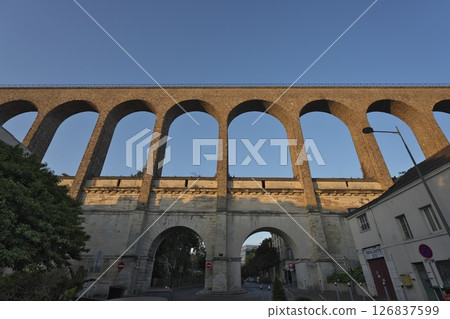 Arcueil-Cachan aqueduct, south of Paris 126837599