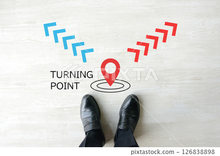 站在轉折點的商人形象 126838898