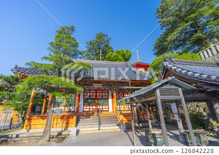 Nakayama-dera Temple: Enma-do Hall and Mizukake Jizo (Takarazuka City, Hyogo Prefecture) Nakayama-dera Temple: Enma-do Hall and Mizukake Jizo (Takarazuka City, Hyogo Prefecture) 126842228