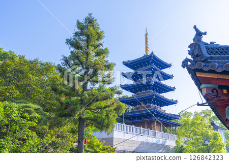Nakayama-dera Five-story Pagoda (Takarazuka City, Hyogo Prefecture) Nakayama-dera Five-story Pagoda (Takarazuka City, Hyogo Prefecture) 126842323