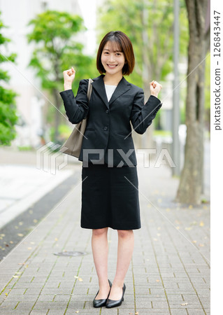 年輕的商界女強人 年輕的商界女強人 126843447