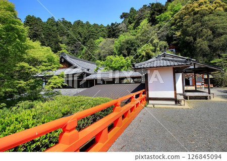 Cosmic energy pours down to protect the capital of Kyoto from evil spirits... Kurama Temple "Honbo Kongo Shounin" 126845094