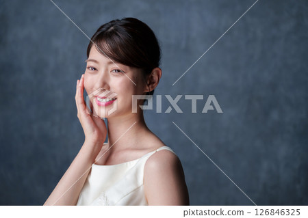 Young lady to skin care 126846325