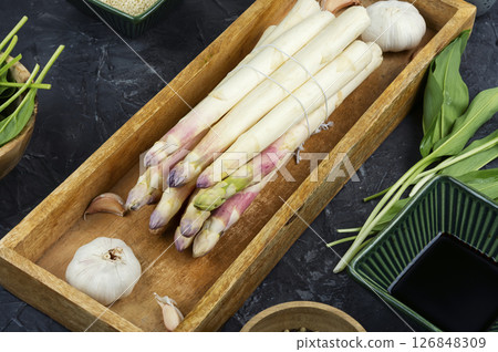 Freshly raw white Asparagus with violet head Freshly raw white Asparagus with violet head 126848309