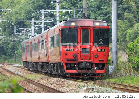 [JR九州]紀波185系特快列車「由布號」（鹿兒島本線：櫸台～原田） 126851223