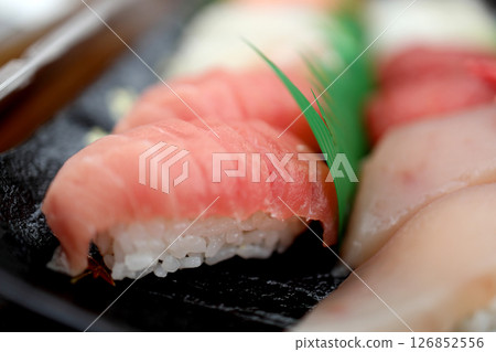 Sushi 126852556