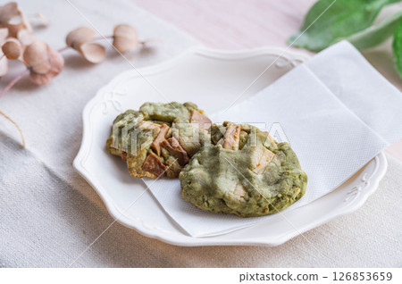 Chocolate chunk cookies - Matcha flavour Chocolate chunk cookies - Matcha flavour 126853659
