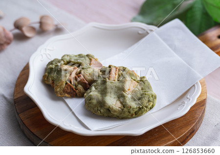 Chocolate chunk cookies - Matcha flavour Chocolate chunk cookies - Matcha flavour 126853660