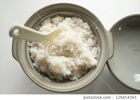 Rice cooked in the pot Rice cooked in the pot 126854365